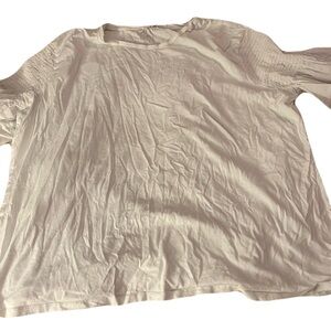 White shirt with ruched sleeves